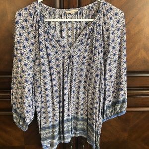 Multicolor blouse. Super flattering and comfy.